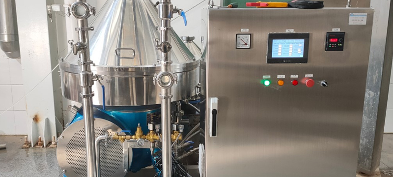 離心機(jī).jpg 離心機(jī).jpg